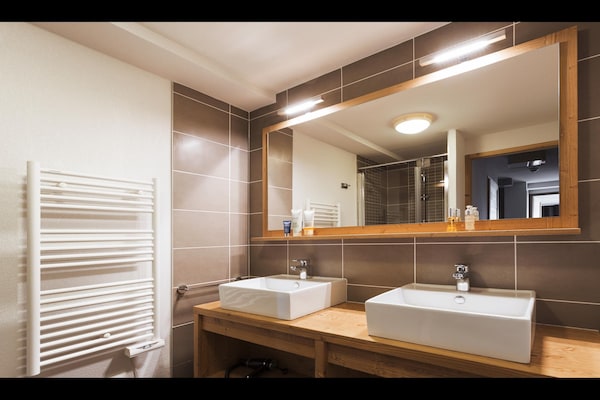 Foto van Appartement in Frankrijk met zwembad en spa - Vakantiehuis in St Martin de Belleville - BathRoom