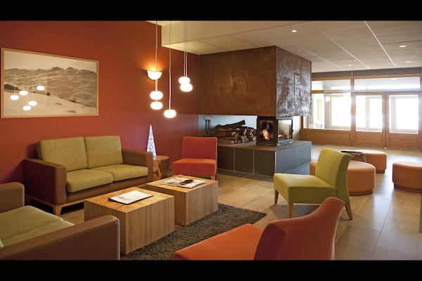Foto van Appartement in Frankrijk met Spa en Uitzicht - Vakantiehuis in Sainte-Foy Tarentaise - LivingRoom