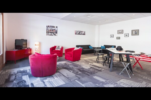 Foto van Appartement in Frankrijk met Spa en Uitzicht - Vakantiehuis in Sainte-Foy Tarentaise - LivingRoom
