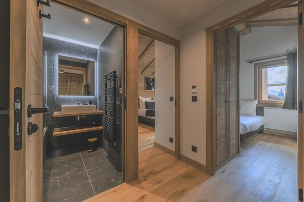 Foto van Chic Alpine Appartement met Gedeeld Zwembad - Vakantiehuis in MEGEVE - BathRoom