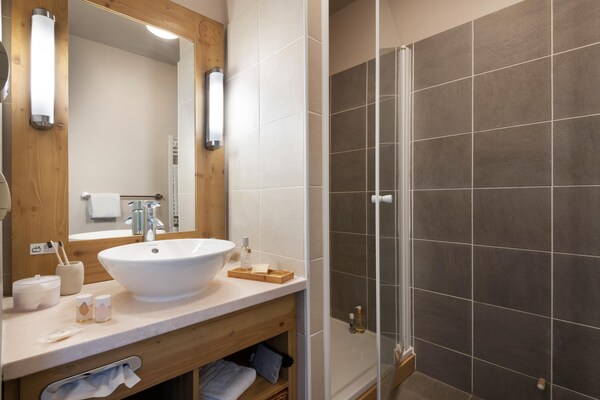 Foto van Berguitzicht vakantiehuis met balkon voor 8 - Vakantiehuis in Flaine - BathRoom