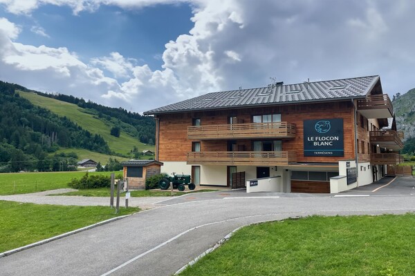 Foto van Appartement in La Chapelle bij Crêt-Béni Lift - Vakantiehuis in la Chapelle dabondance - ExteriorSummer