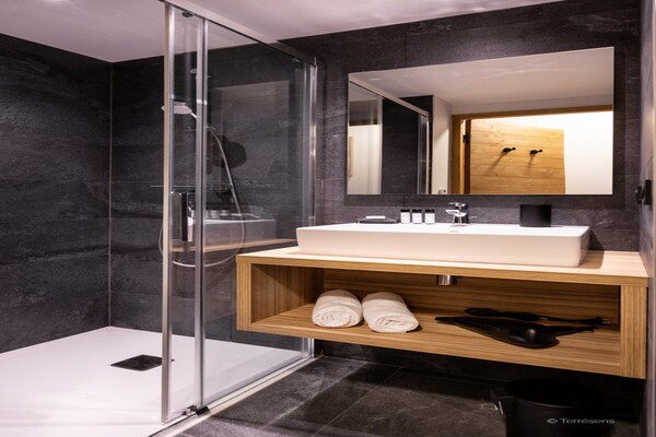 Foto van Appartement in La Chapelle bij Crêt-Béni Lift - Vakantiehuis in la Chapelle dabondance - BathRoom