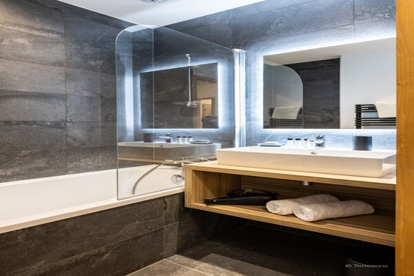 Foto van Appartement in La Chapelle bij Crêt-Béni Lift - Vakantiehuis in la Chapelle dabondance - BathRoom