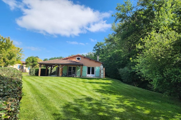 Foto van Villa in Les Forges met Golf en Zwembad - Vakantiehuis in Les Forges - GardenSummer