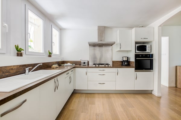 Foto van Vakantiehuis in Barry-d'Islemade met Zwembad - Vakantiehuis in Barry D'islemade - Kitchen