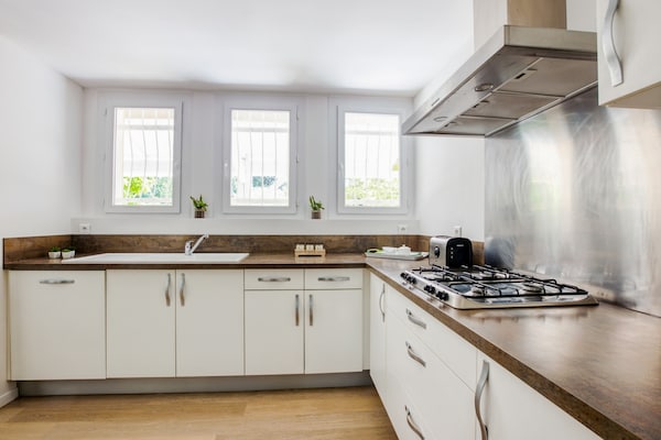 Foto van Vakantiehuis in Barry-d'Islemade met Zwembad - Vakantiehuis in Barry D'islemade - Kitchen