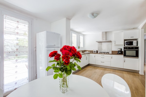 Foto van Vakantiehuis in Barry-d'Islemade met Zwembad - Vakantiehuis in Barry D'islemade - Kitchen