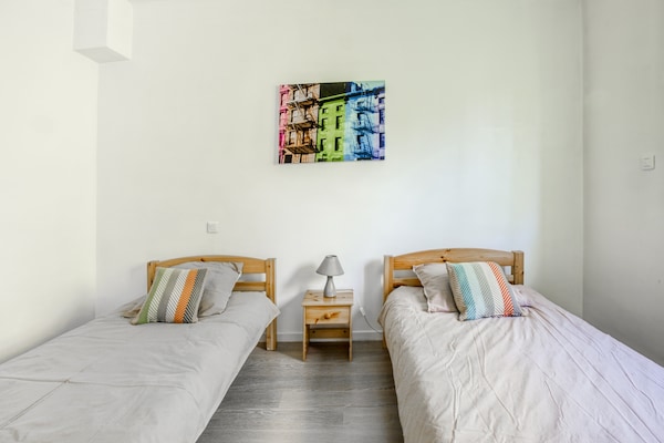 Foto van Vakantiehuis in Barry-d'Islemade met Zwembad - Vakantiehuis in Barry D'islemade - BedRoom
