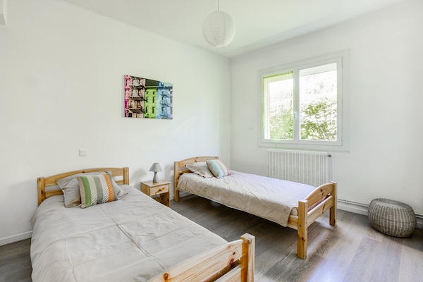 Foto van Vakantiehuis in Barry-d'Islemade met Zwembad - Vakantiehuis in Barry D'islemade - BedRoom