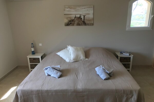 Foto van Villa in Le Plan-de-la-Tour met Zwembad - Vakantiehuis in Le Muy - BedRoom