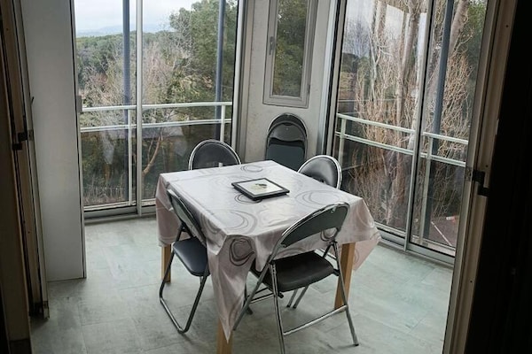 Foto van 3 stukken voor 6 personen - Vakantiehuis in SIX FOURS LES PLAGES - 