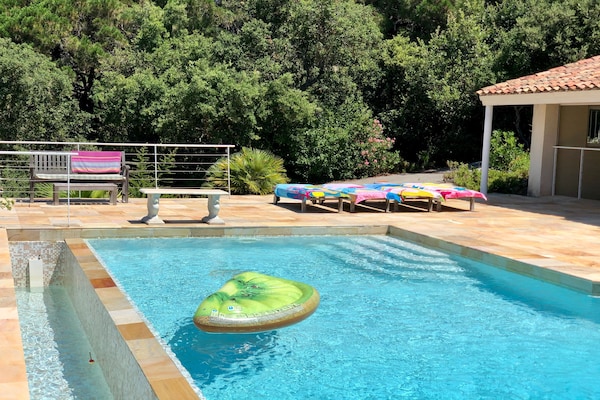 Foto van Villa in La Croix-Valmer met Zeezicht - Vakantiehuis in La Croix-Valmer - PoolOfHouse