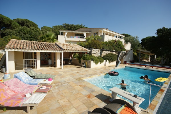 Foto van Villa in La Croix-Valmer met Zeezicht - Vakantiehuis in La Croix-Valmer - ExteriorSummer