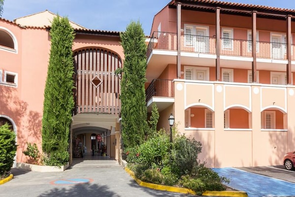 Foto van Budgetappartement met 1 Slaapkamer (5 personen) - Vakantiehuis in Saint Raphaël - 