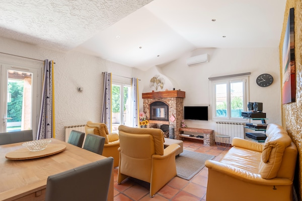 Foto van Villa in Vidauban bij Wijngaarden & Stranden - Vakantiehuis in Vidauban - LivingRoom