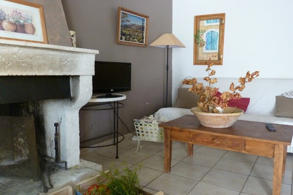 Foto van Huisje in Oppède te midden van wijngaarden - Vakantiehuis in Oppède - LivingRoom
