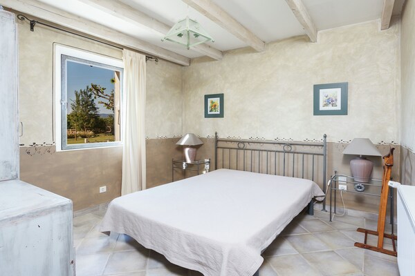 Foto van Cottage in Oppède met Zwembadplezier - Vakantiehuis in Oppède - BedRoom
