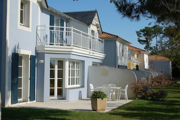 Foto van Villa in Fontenelles met privézwembad - Vakantiehuis in L Aiguillon Sur Vie - ExteriorSummer