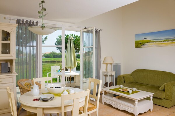 Foto van Villa in Fontenelles met privézwembad - Vakantiehuis in L Aiguillon Sur Vie - DiningRoom