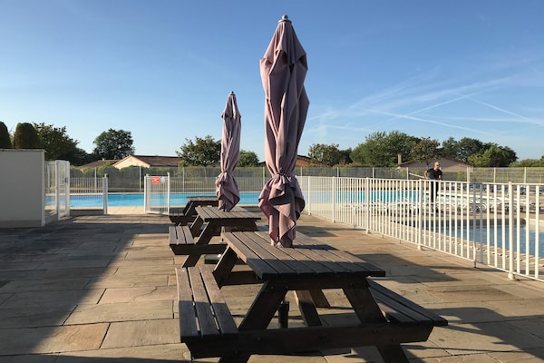 Foto van Villa in Les Forges met Golf en Zwembad - Vakantiehuis in Les Forges - PoolOfHouse