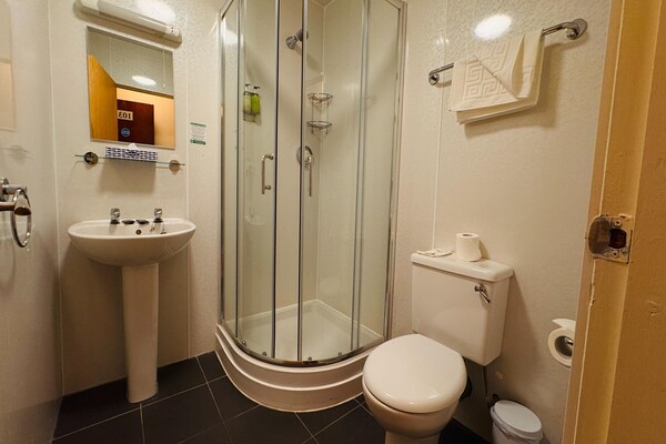Foto van Belvilla Aberdeen Bridge Of Don Expositiecentrum - Vakantiehuis in Aberdeen - BathRoom
