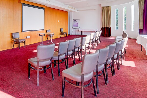 Foto van Belvilla Crewe City Centre Hotel Tweepersoonskamer - RecreationRoom