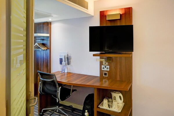 Foto van Belvilla Crewe City Centre Hotel Tweepersoonskamer - BedRoom