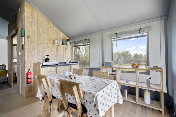Foto van Safaritent bij Hertford Meer met Bubbelbad - Vakantiehuis in Hertford - Kitchen