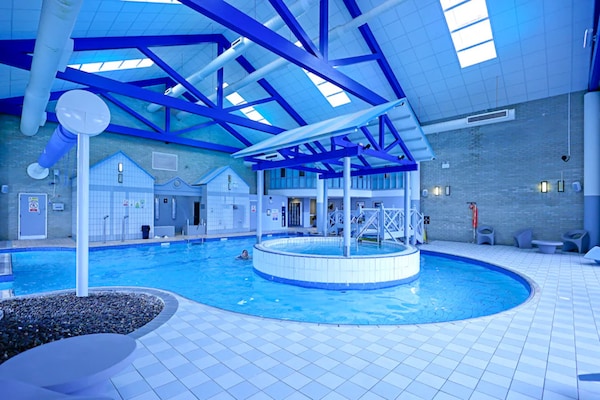 Foto van Gloucester Robinswood By Sunday - Junior Suite - Vakantiehuis in Gloucester - HotelSwimmingPool