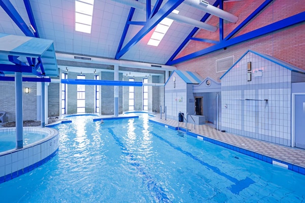 Foto van Gloucester Robinswood By Sunday - Junior Suite - Vakantiehuis in Gloucester - HotelSwimmingPool