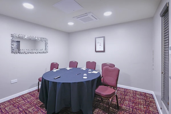 Foto van Gloucester Robinswood By Sunday - Junior Suite - Vakantiehuis in Gloucester - HotelFacilitiesAndServices