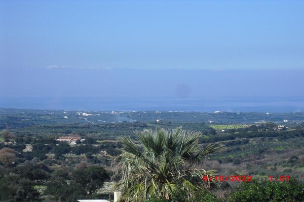 Foto van Villa in Gournes met zwembad en zeezicht - Vakantiehuis in Heraklion - AreaSummer20KM