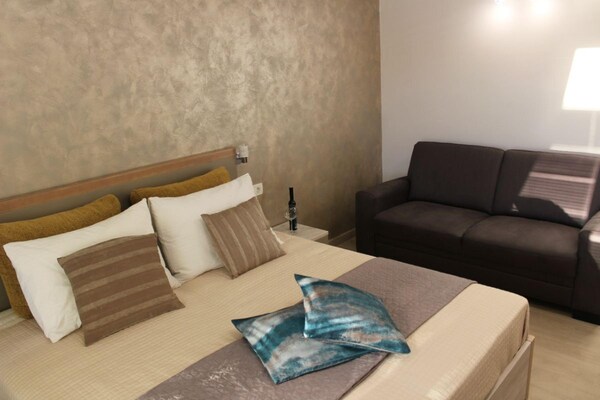 Foto van Comfortabel Kroatisch verblijf voor stellen - Vakantiehuis in Stara Novalja - BedRoom