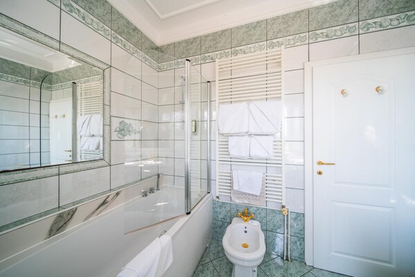 Foto van Villa in Čilipi bij Dubrovnik met Zwembad - Vakantiehuis in Dubrovnik - BathRoom