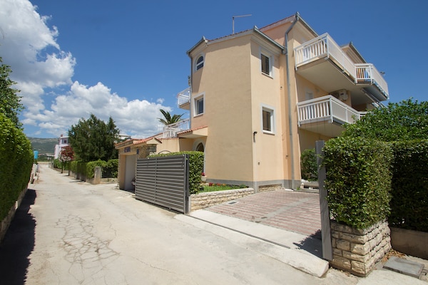 Foto van Appartement in Kastel bij de Zee - Vakantiehuis in Kaštel Štafilić - ExteriorSummer