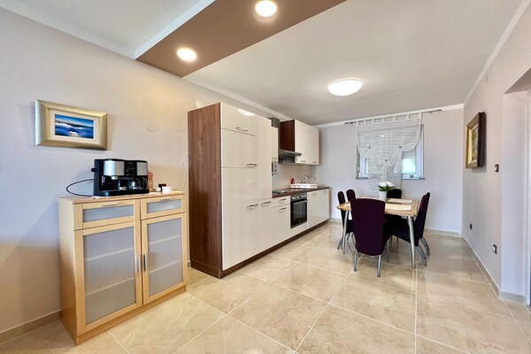 Foto van Appartement in Dramalj bij Strand & Zwembad - Vakantiehuis in Dramalj - Kitchen