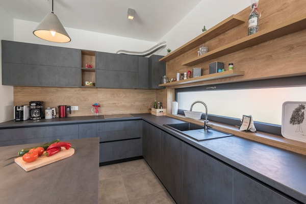 Foto van Villa in Novigrad met zwembad en zeezicht - Vakantiehuis in Novigrad - Kitchen