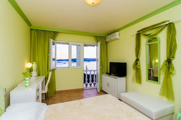 Foto van Hotel Pansion Villa Antonio - Standard Double Room 5 - BedRoom