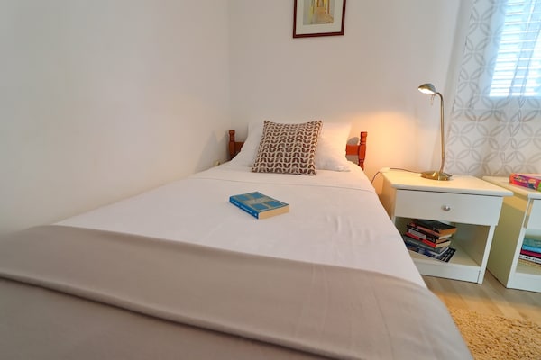 Foto van Villa Lavanda Korčula - Five Bedroom Villa with Pool and Sea View - BedRoom