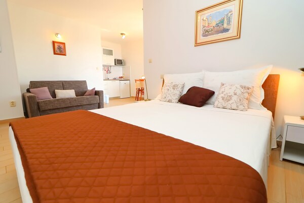 Foto van Villa Lavanda Korčula - Five Bedroom Villa with Pool and Sea View - BedRoom