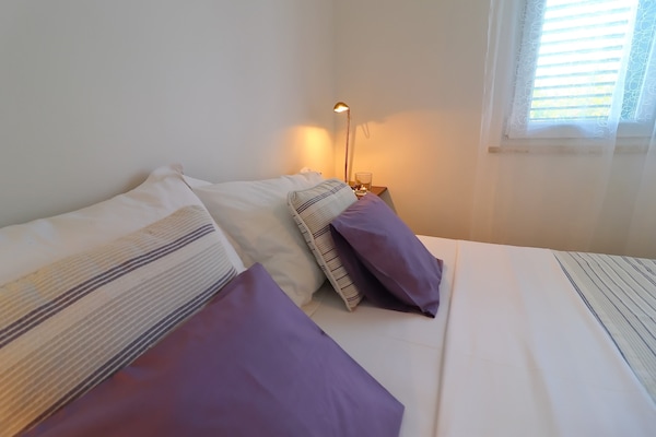 Foto van Villa Lavanda Korčula - Five Bedroom Villa with Pool and Sea View - BedRoom
