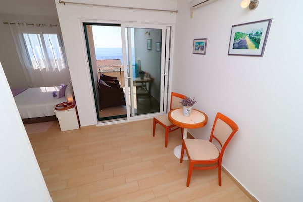 Foto van Villa Lavanda Korčula - Five Bedroom Villa with Pool and Sea View - BedRoom