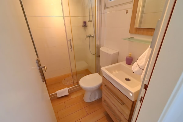 Foto van Villa Lavanda Korčula - Five Bedroom Villa with Pool and Sea View - BathRoom