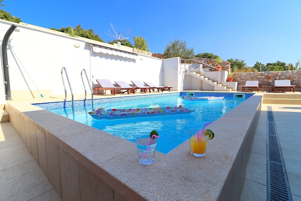 Foto van Villa Lavanda Korčula - Five Bedroom Villa with Pool and Sea View - Pool