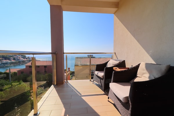 Foto van Villa Lavanda Korčula - Five Bedroom Villa with Pool and Sea View - terrace