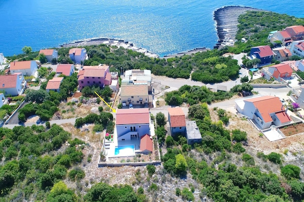Foto van Villa Lavanda Korčula - Five Bedroom Villa with Pool and Sea View - View