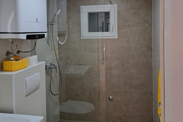 Foto van Villa Lavanda Korčula - Five Bedroom Villa with Pool and Sea View - BathRoom