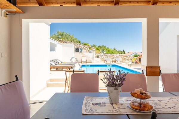 Foto van Villa Lavanda Korčula - Five Bedroom Villa with Pool and Sea View - Outdoor