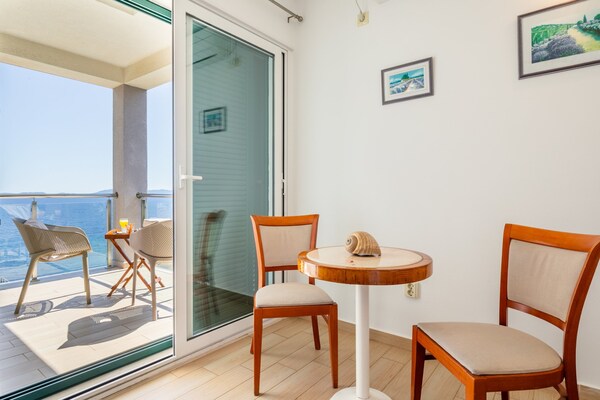 Foto van Villa Lavanda Korčula - Five Bedroom Villa with Pool and Sea View - View